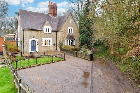3 bedroom semi-detached house for sale, Birling Road, Leybourne, West Malling, Kent
