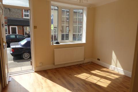 2 bedroom terraced house to rent, Wykeham Road, Reading, Berkshire, RG6