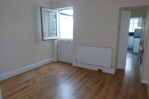 2 bedroom terraced house to rent, Wykeham Road, Reading, Berkshire, RG6