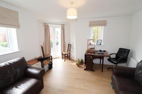 2 bedroom apartment to rent, Harbourne Close, Kenilworth