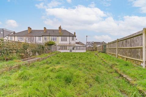 3 bedroom end of terrace house for sale, Ardrossan Gardens, Worcester Park, KT4