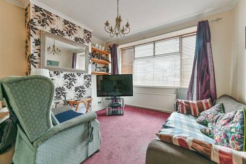 3 bedroom end of terrace house for sale, Ardrossan Gardens, Worcester Park, KT4