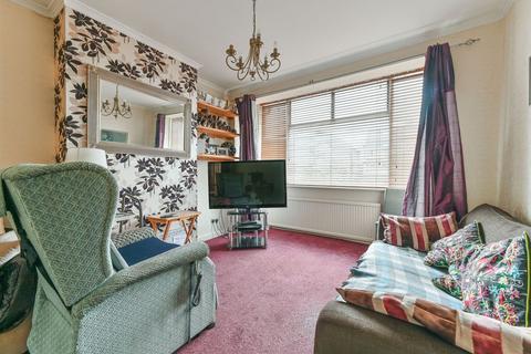 Ardrossan Gardens, Worcester Park, KT4