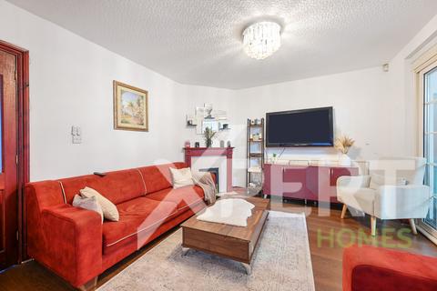 undefined, Croyde Avenue, Hayes UB3