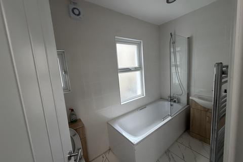 undefined, Croydon CR0