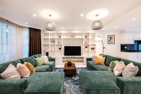 undefined, London W8