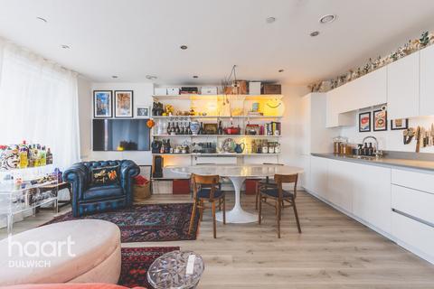 2 bedroom flat for sale, Meeting House Lane, London