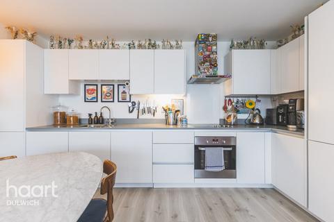 2 bedroom flat for sale, Meeting House Lane, London