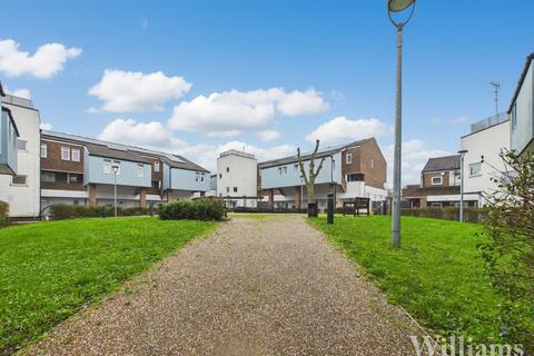 3 bedroom flat for sale, Hannon Road, Aylesbury HP21