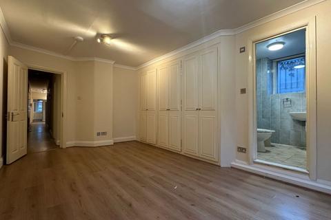 4 bedroom flat for sale, Flat 38A Ashworth Mansions, Elgin Avenue, Maida Vale, London, W9 1JP