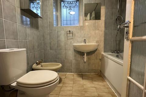 4 bedroom flat for sale, Flat 38A Ashworth Mansions, Elgin Avenue, Maida Vale, London, W9 1JP