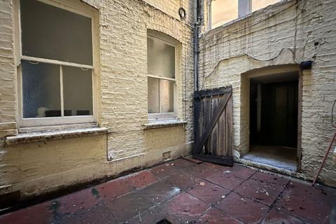 4 bedroom flat for sale, Flat 38A Ashworth Mansions, Elgin Avenue, Maida Vale, London, W9 1JP