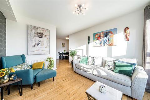 2 bedroom flat for sale, Bramhope Lane, London SE7