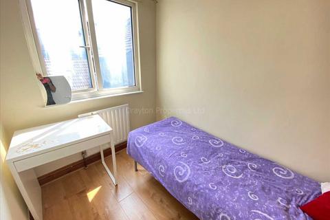 House share to rent, Broughton Road, Ealing