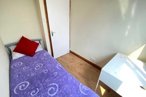 House share to rent, Broughton Road, Ealing