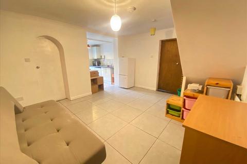 1 bedroom apartment to rent, Rostrevor Gardens, Hayes