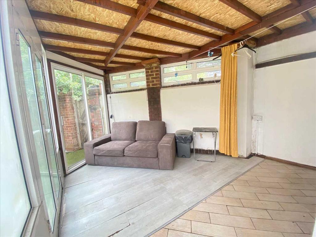 Garden / Driveway