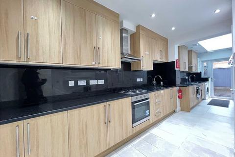undefined, Uxbridge Road, HANWELL