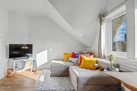 2 bedroom apartment for sale, Endymion Road, London, N4