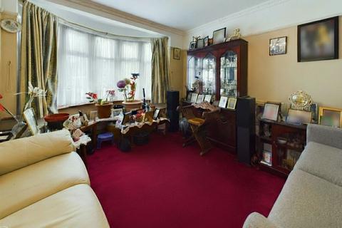 3 bedroom end of terrace house for sale, Primrose Close, Harrow, HA2