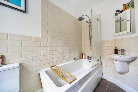 2 bedroom flat for sale, Henslowe Road, East Dulwich, London, SE22