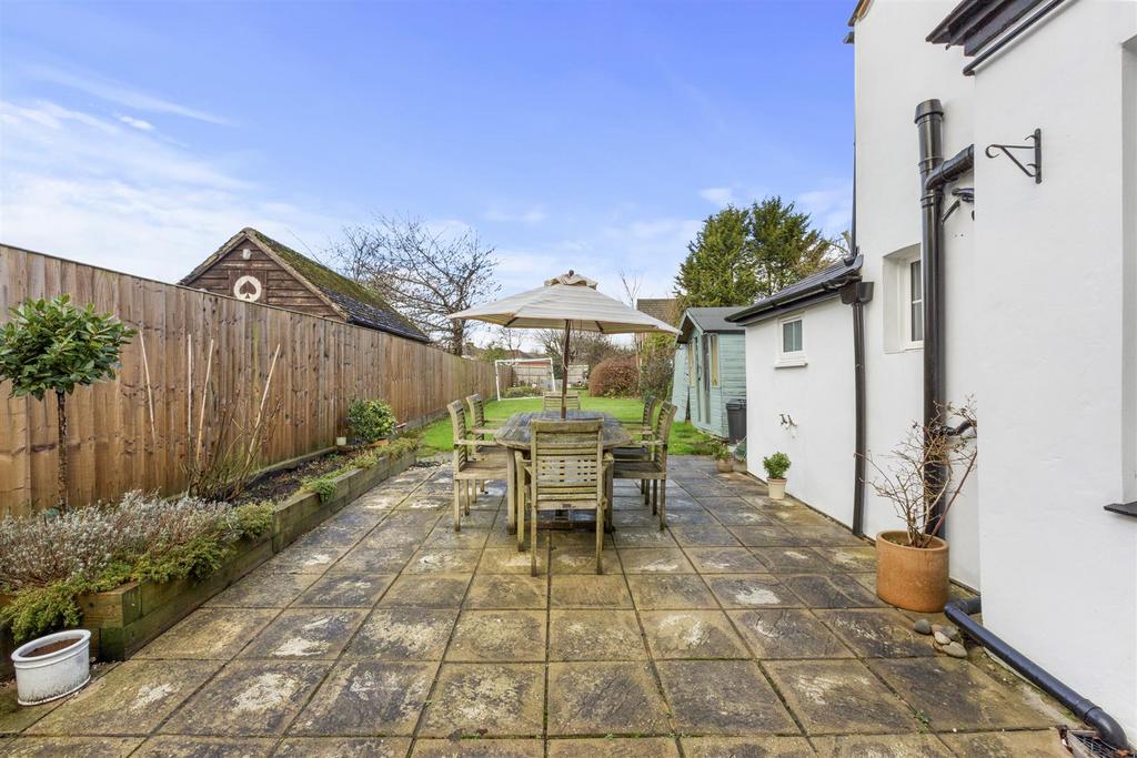 299 Amersham Rd, HP15 7 PX-11.jpg