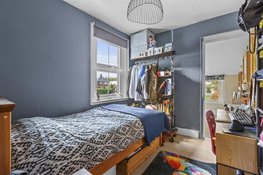 299 Amersham Rd, HP15 7 PX-4.jpg