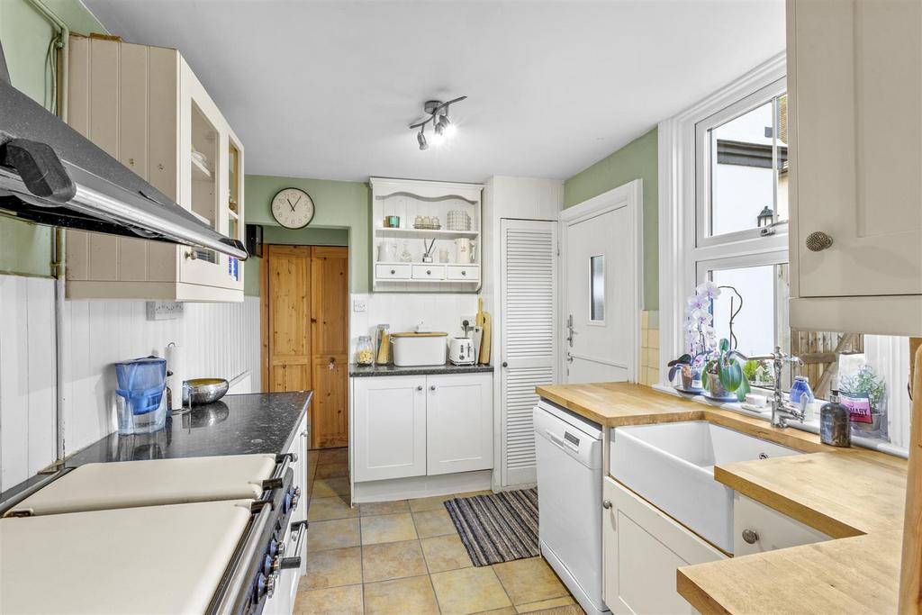 299 Amersham Rd, HP15 7 PX-10.jpg