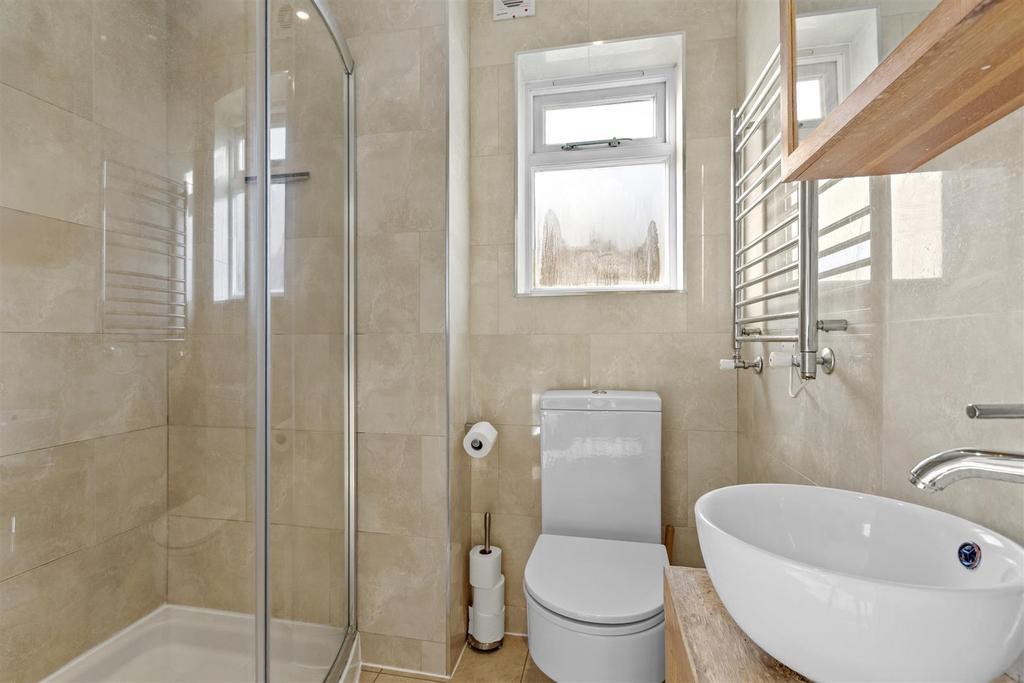 299 Amersham Rd, HP15 7 PX-2.jpg