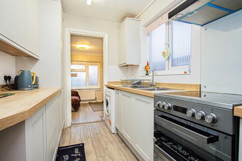 3 bedroom semi-detached house for sale, Hayden Avenue, Wellingborough NN9