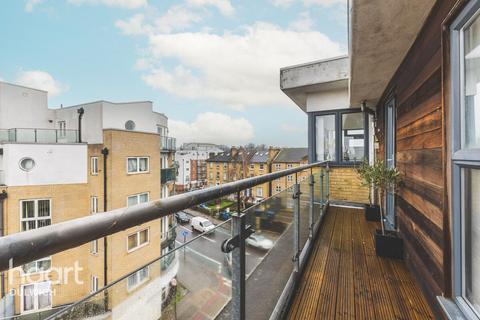 2 bedroom apartment for sale, Montpelier Road, London
