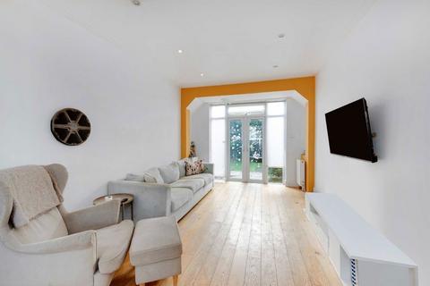 3 bedroom semi-detached house for sale, Beechwood Avenue, London N3