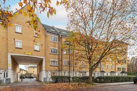 2 bedroom flat for sale, Kelly Avenue, London, SE15