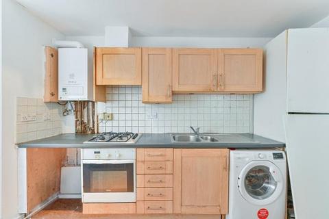 2 bedroom flat for sale, Kelly Avenue, London, SE15