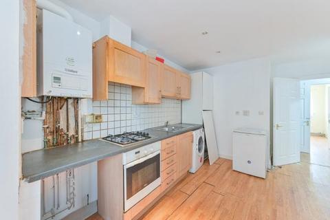 2 bedroom flat for sale, Kelly Avenue, London, SE15