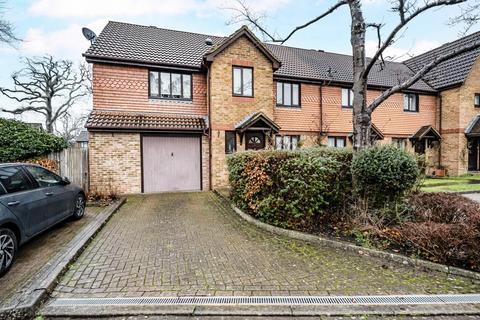 4 bedroom end of terrace house for sale, Martinsyde, Surrey GU22