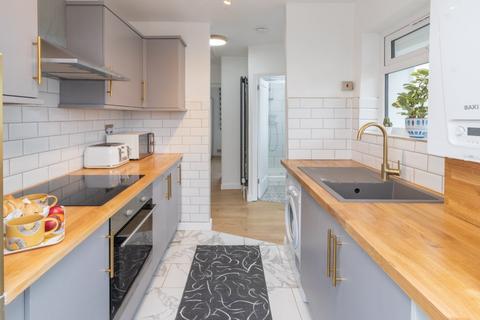 2 bedroom maisonette to rent, Worsley Bridge Road, London, SE26
