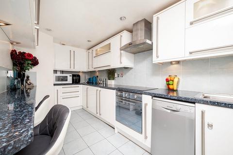 2 bedroom flat for sale, Editha Mansions, London SW10