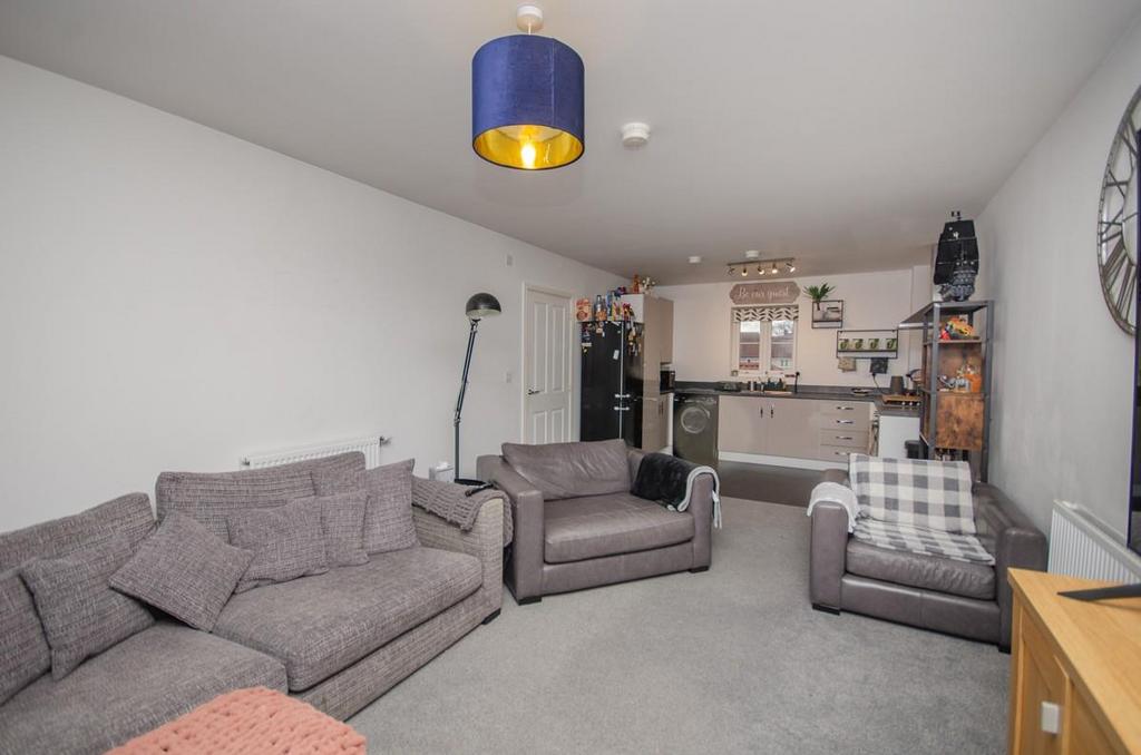 Living room pic 2.jpg