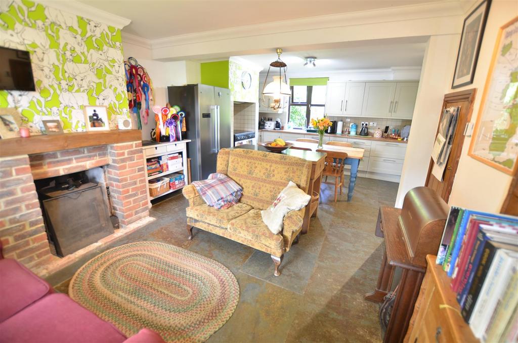 Snug into kitcen