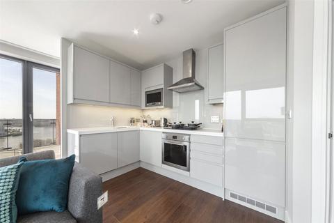 1 bedroom flat to rent, Avalon Point, Orchard Wharf E14
