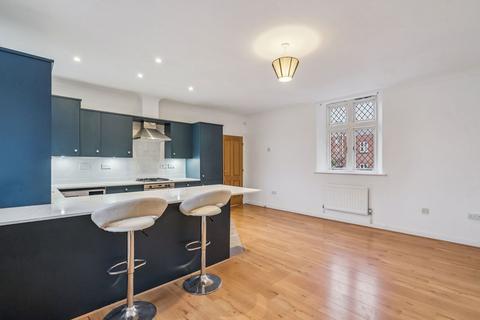 2 bedroom flat for sale, Whielden Street, Amersham HP7