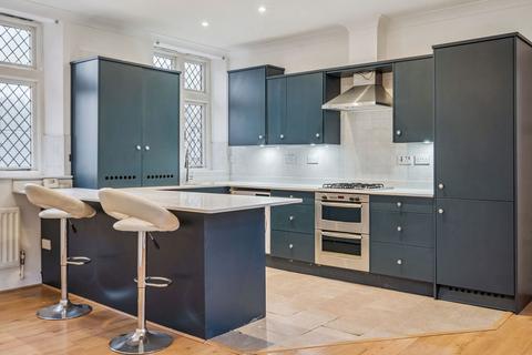 2 bedroom flat for sale, Whielden Street, Amersham HP7
