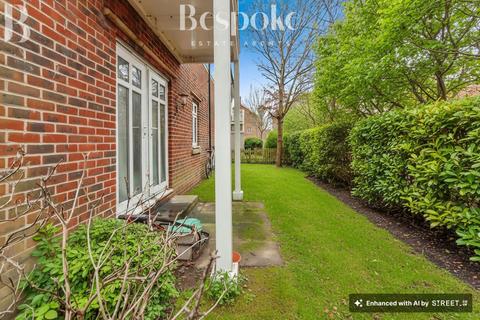 undefined, Gabriels Square, Reading RG6