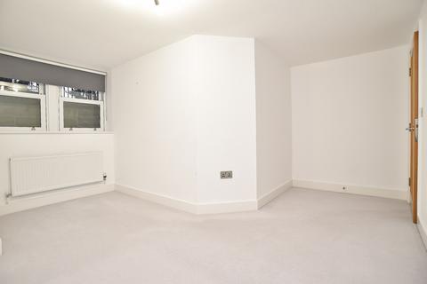 2 bedroom flat for sale, Harlow Moor Drive, Harrogate