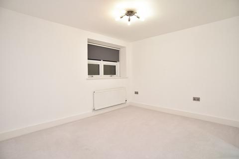2 bedroom flat for sale, Harlow Moor Drive, Harrogate