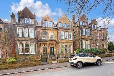 2 bedroom flat for sale, Harlow Moor Drive, Harrogate