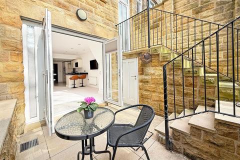 2 bedroom flat for sale, Harlow Moor Drive, Harrogate