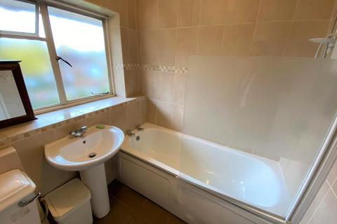 1 bedroom apartment to rent, Kingswood Court, Woking GU21
