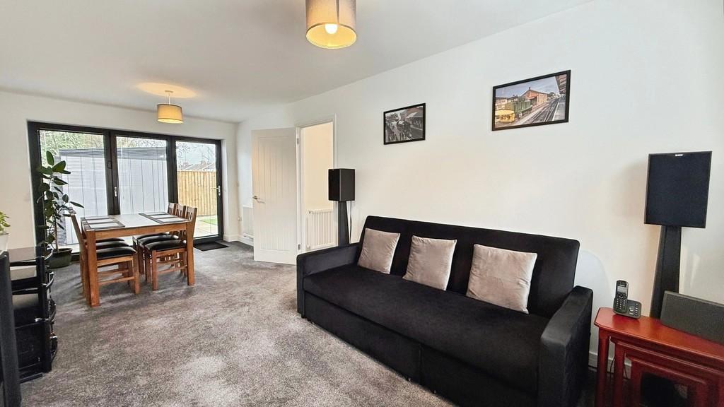 Lounge/dining room